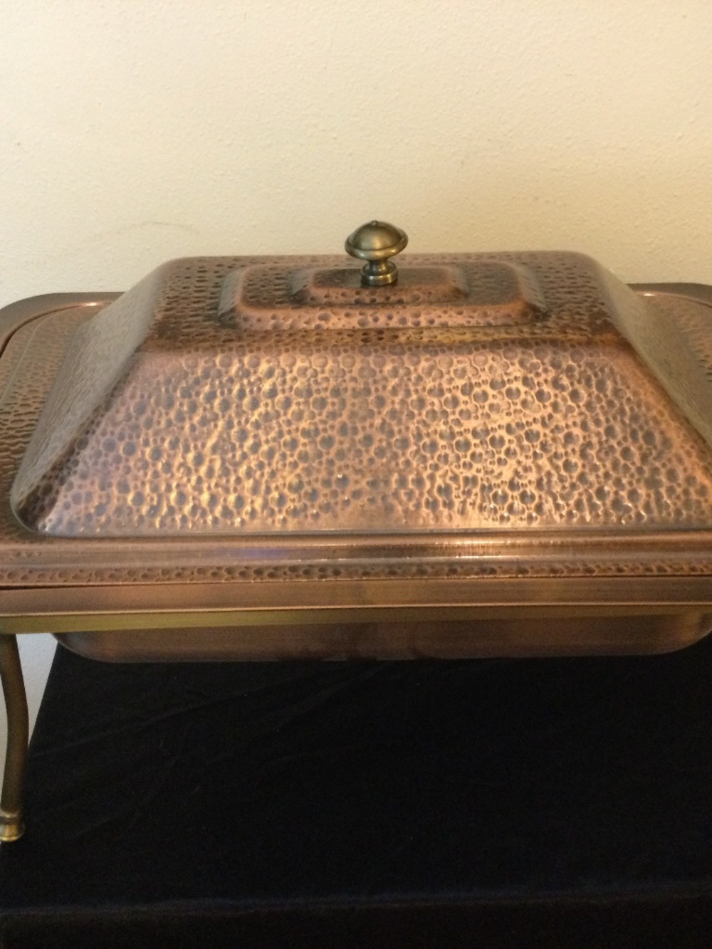 Southern Living Home Hammered Copper Serving Pan & Brass Stand Preowned